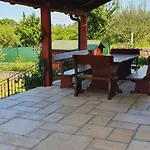 Larossa House *